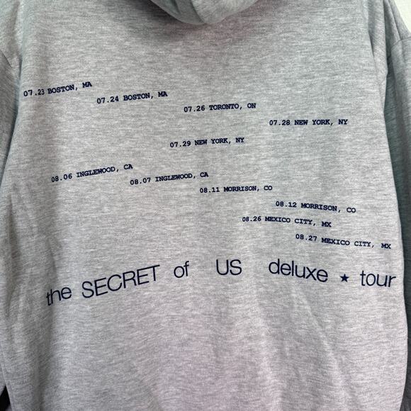 Gracie Abrams Hoodie Small The Secret Of Us Tour Concert Merch Red Star Soft - Picture 6 of 9